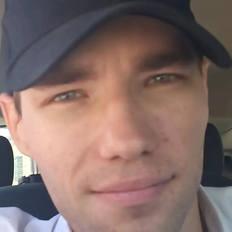 Passione Senza Limiti: Il Tuo Gigol&ograve; di Fiducia a Roma Contattami su WhatsApp!