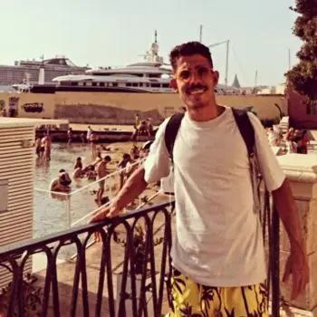 Accompagnatore gigolo Chanel