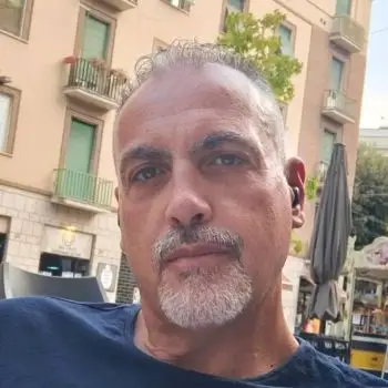 Accompagnatore gigolo Toni