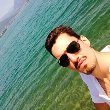 Accompagnatore gigolo Maurodonno