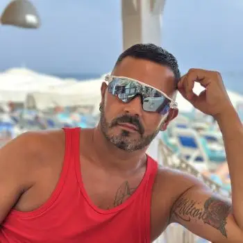 Accompagnatore gigolo Simone