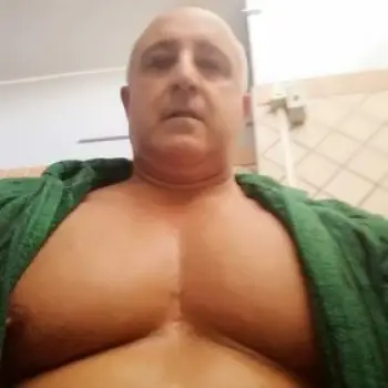 Accompagnatore gigolo Masini