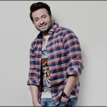 Accompagnatore gigolo Simone