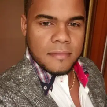 Accompagnatore gigolo Moreno21