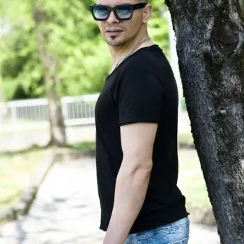 Accompagnatore gigolo Raul