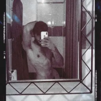Accompagnatore gigolo Alessiotex