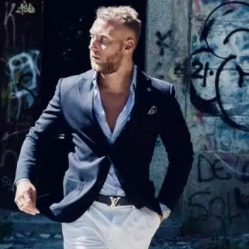 Accompagnatore gigolo Lore.96