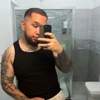 Accompagnatore gigolo Riccardo E.