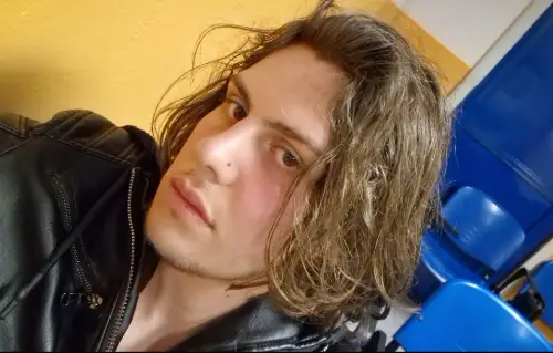 Accompagnatore gigolo Salvoss