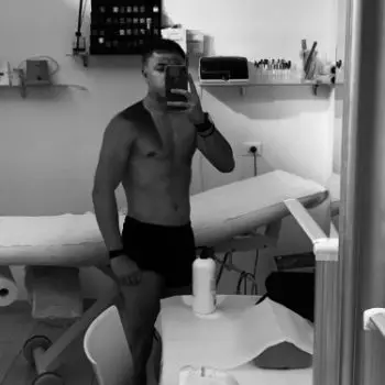 Accompagnatore gigolo Riccardo Zeler