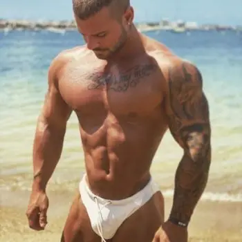 Accompagnatore gigolo Max
