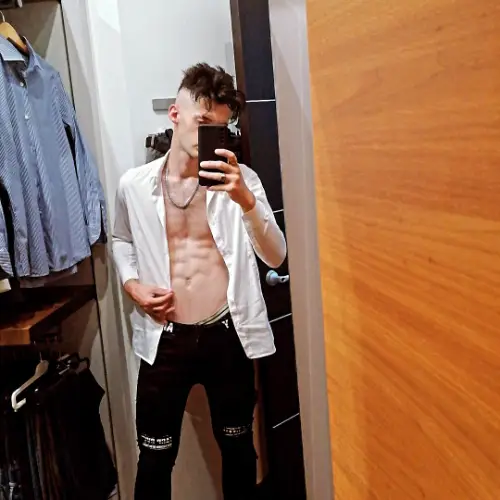 Accompagnatore gigolo Zake