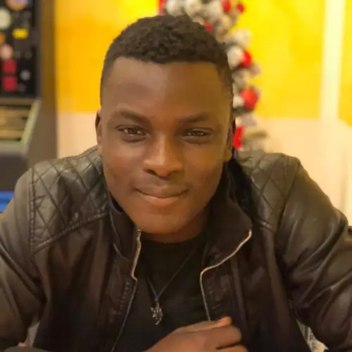 Accompagnatore gigolo Diop