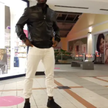 Accompagnatore gigolo DOA