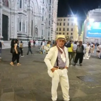 Accompagnatore gigolo Francesco disole