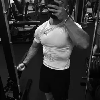 Accompagnatore gigolo Erman