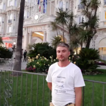 Accompagnatore gigolo Drago