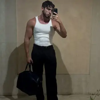 Accompagnatore gigolo Adriano