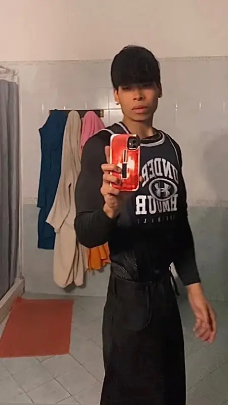 Giovane ragazzo di 20 anni