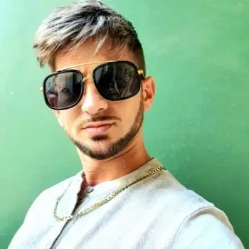 Accompagnatore gigolo Orazio