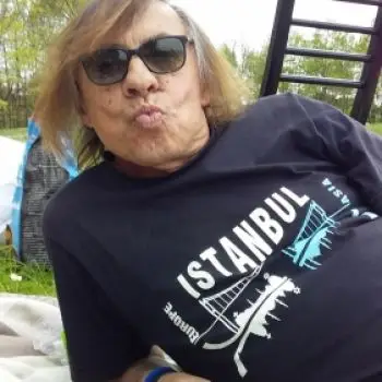 Accompagnatore gigolo Robyb