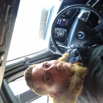Accompagnatore gigolo Leonida31