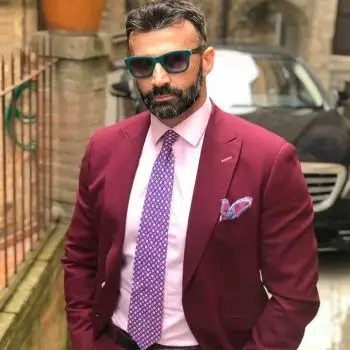 Accompagnatore gigolo Roy