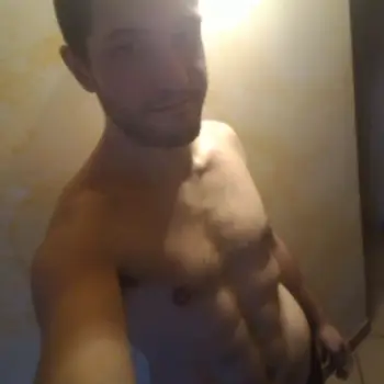 Accompagnatore gigolo Enzo