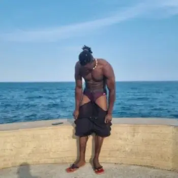 Accompagnatore gigolo L&rsquo;uomo noir