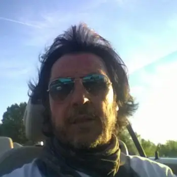 Accompagnatore gigolo Ispanico