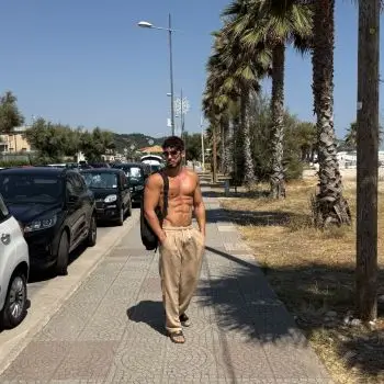 Accompagnatore gigolo Adriano
