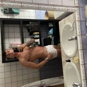 Accompagnatore gigolo Oiress