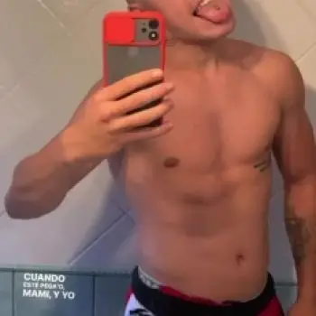 Accompagnatore gigolo Riccardo Zeler