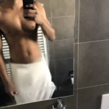 Accompagnatore gigolo Ray