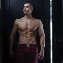 Accompagnatore gigolo HUGOLUX