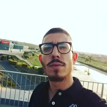 Accompagnatore gigolo Chanel