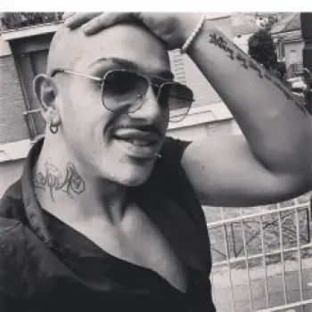 Accompagnatore gigolo Salvatore213