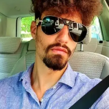 Accompagnatore gigolo Maurodonno