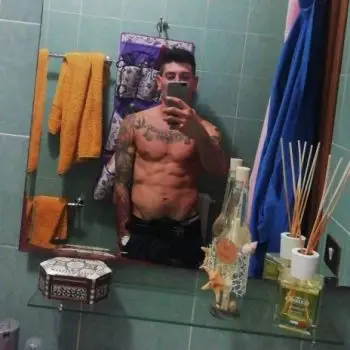 Accompagnatore gigolo Emi91