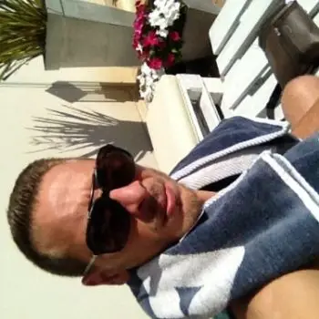 Accompagnatore gigolo Leonida31