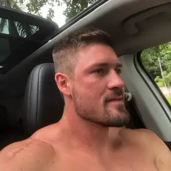 Accompagnatore gigolo Gustavomaiseen