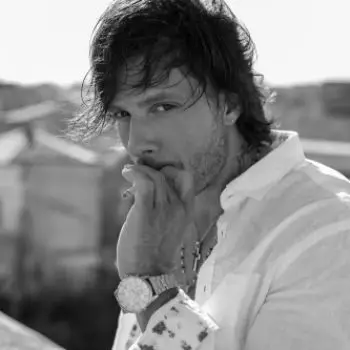 Accompagnatore gigolo Adrien