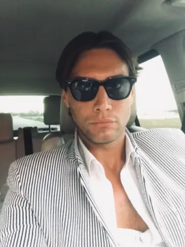 Accompagnatore gigolo Leroi