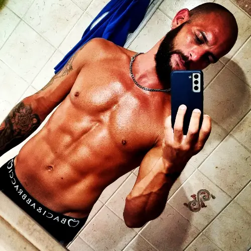 Accompagnatore gigolo Alex85