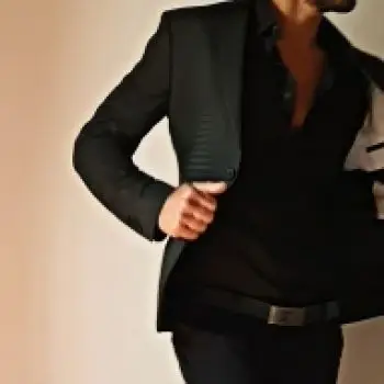 Accompagnatore gigolo Loryn