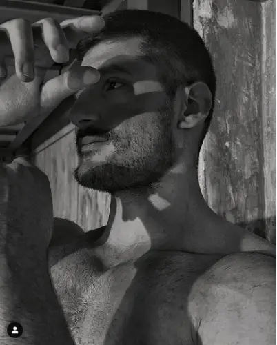 Accompagnatore gigolo Sir