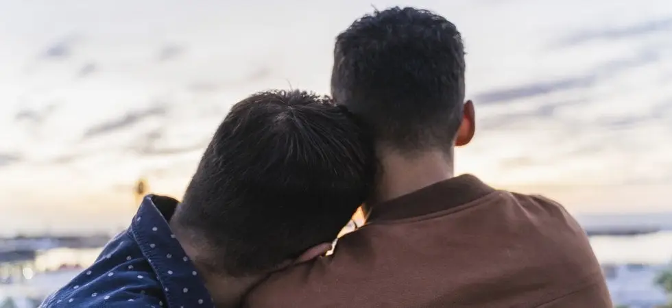 Su Google sei un uomo che cerca un altro uomo in Italia? Vedi cosa puoi trovare qui