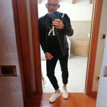 Accompagnatore gigolo Sultano73