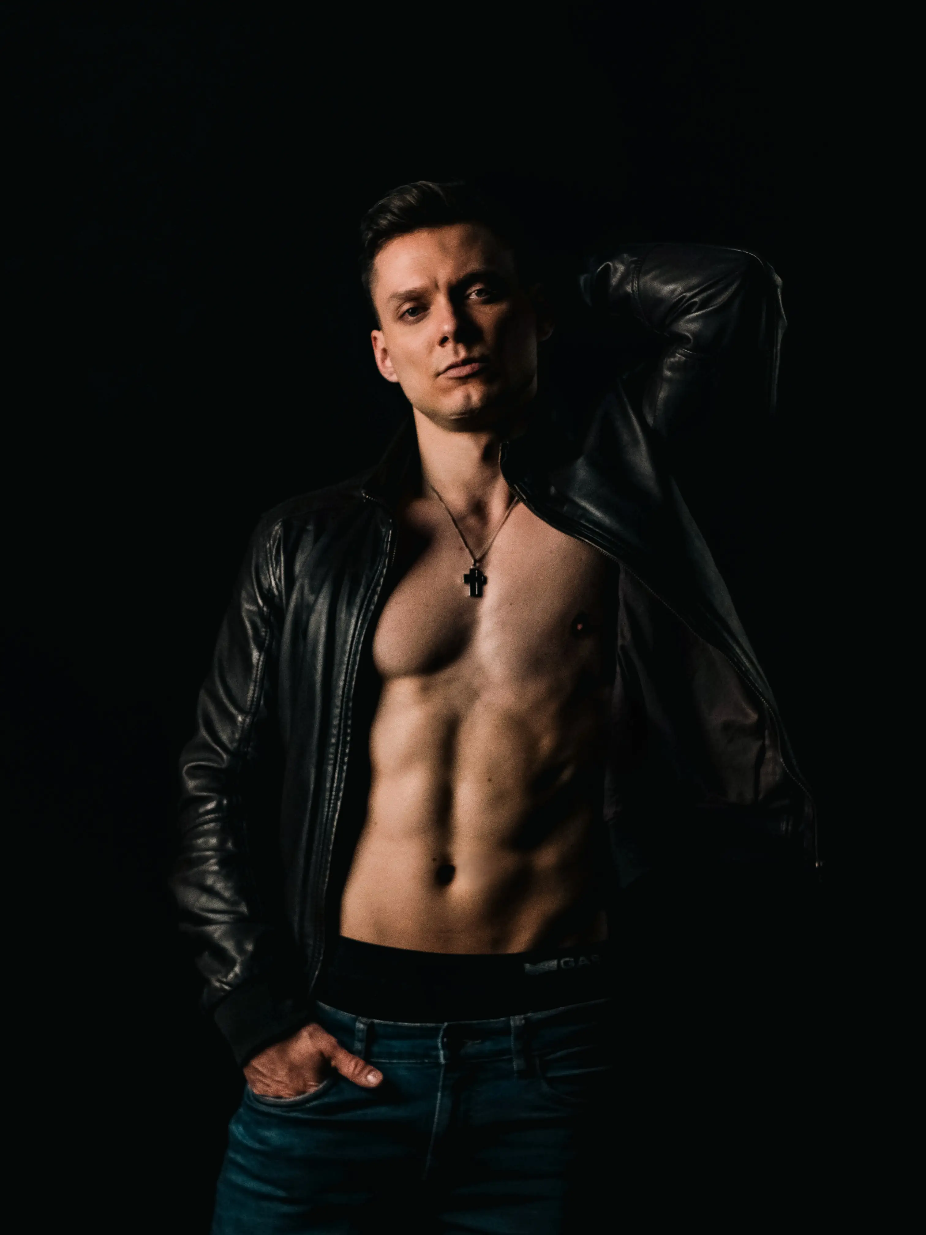 Accompagnatore gigolo Alex Puro