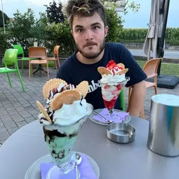 Accompagnatore gigolo Dani